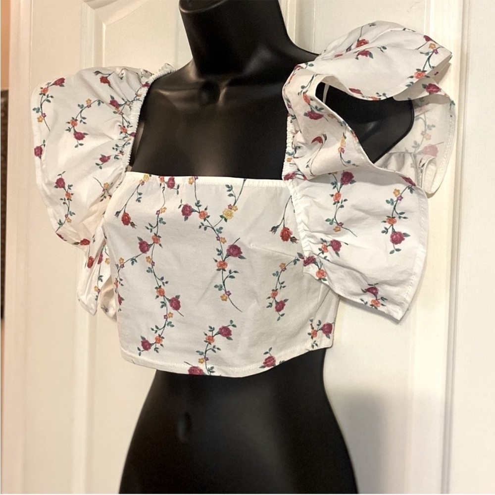 “ZARA” Floral Butterfly Sleeve Crop Top